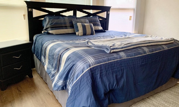 Cimarron Casa | Historical cozy home just down the canyon from the ski resorts!