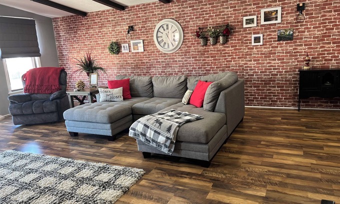 Loudonville Apartamento | Historical Downtown 2 Bedroom Upstairs Loft