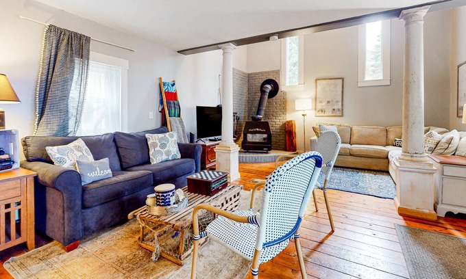 West Hartford Casa | Historical home overlooking the river, walk to the village & covered bridge