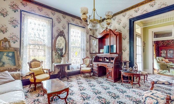Springfield Casa | Historical Home w/ Modern Conveniences w/ Porches