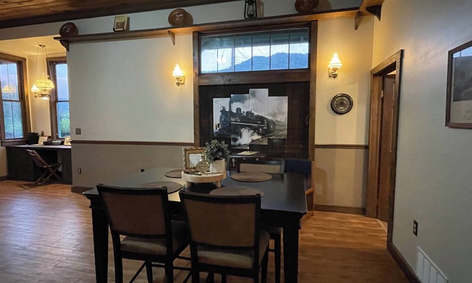 Gauley Bridge Casa | Historical land mark Gauley Bridge 1893 train station