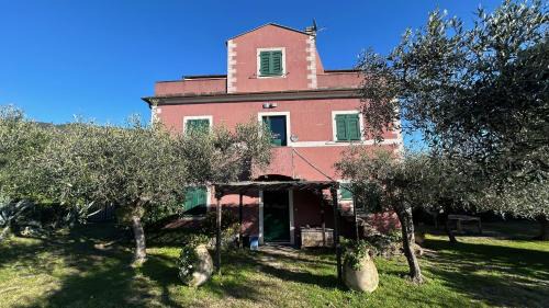 Cinque Terre Apartamento | Historical Villa 'The Birdhouse' with Garden and Views