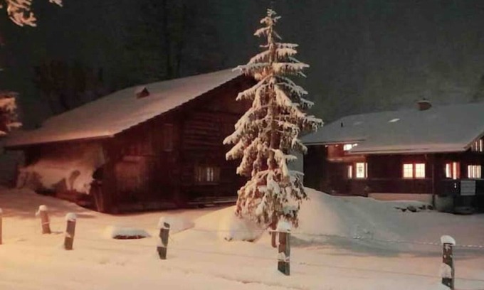 Kandersteg Apartamento | Historisches Bauerndoppelhaus, Komplett Renoviert