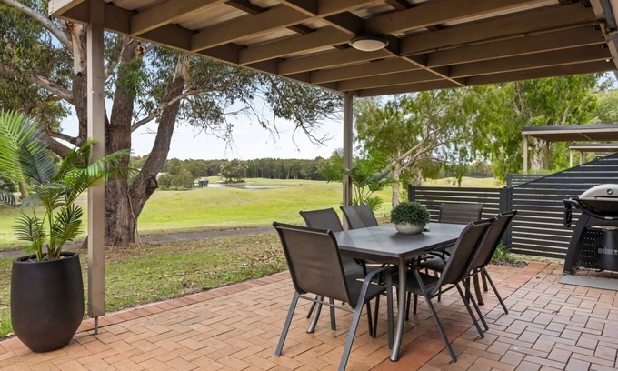Salamander Bay Casa | Hitters Paradise Stay Play
