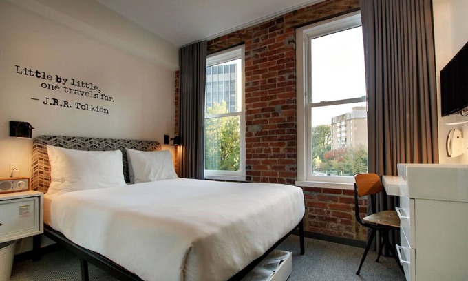 Foggy Bottom Hotel | Hive King, Hotel Hive, Welcoming Ambience, Steps to National Mall