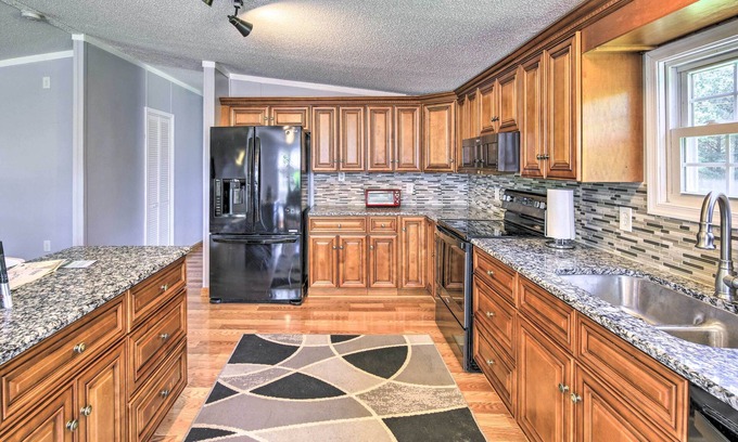 Ingles Casa | Hiwassee Home w/ Mtn + Sunset Views - Dog OK!