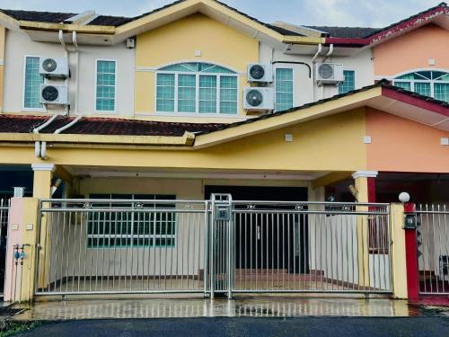 Sibu District Villa | HmHome-Three