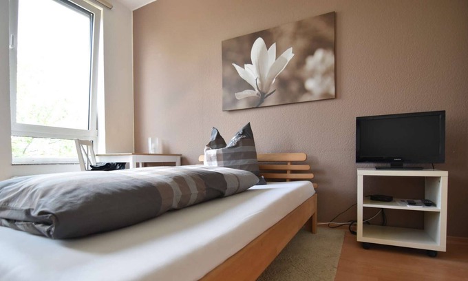 Chorweiler Apartamento | HÖ01 large apartment with dryer and washing machine