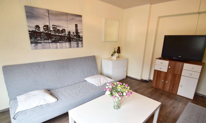 Rheidt Apartamento | HÖ01 large apartment with dryer and washing machine