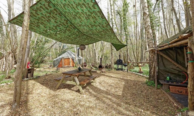 Swalecliffe Otro | Hobbity Bell Hobbity log burner - Hobbity stay