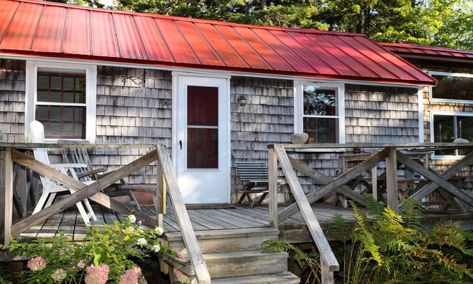 Surry Cabina | Aislado, cabaña rústica de Maine con acceso al océano a 22 millas de Acadia Nat'l Park