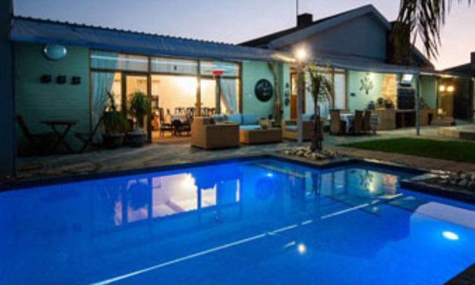 Summerstrand Cama Y Desayuno | Hobie Beach Guest House