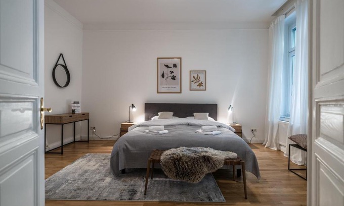 Wiesbaden Apartamento | Hochwertige Altbauwohnung im modernen Stil in Wiesbaden - Küche - Terrasse - WLAN - Zentral