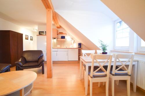 Niederberndorf Apartamento | Hof Köhne - Altes Bauernhaus - Wohnung Dachstube links