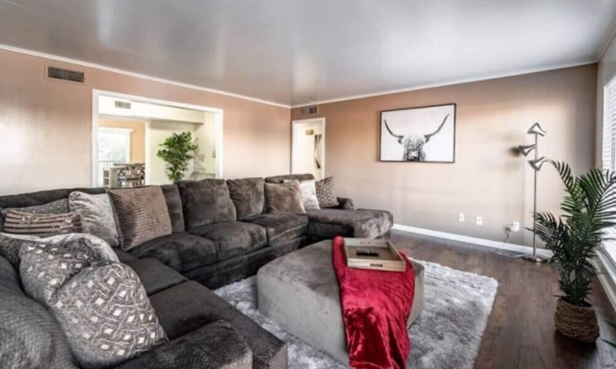 Lubbock Apartamento | Hoff Gardens 10 - 2BR 2BA - Downtown Lubbock