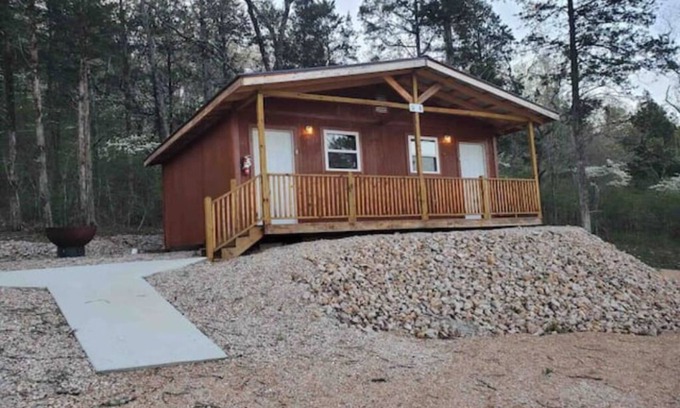 Eminence Cabaña | Hogan's Hideout Cozy Cottage #5