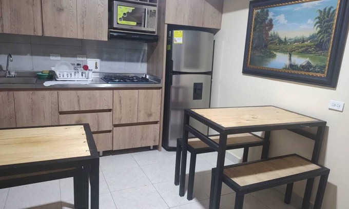 Santa Fe Apartamento | HOGAR DEL VIAJERO MEDELLIN