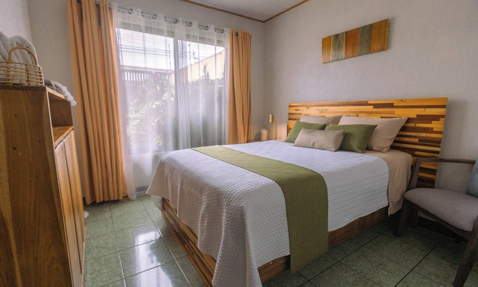 Palmares Casa | Hojas Verdes Rental House. Excelente ubicación Campo Ferial Palmares