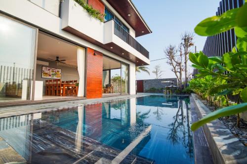 Cua Đai Casa | Hola Villa 1 by Ovui