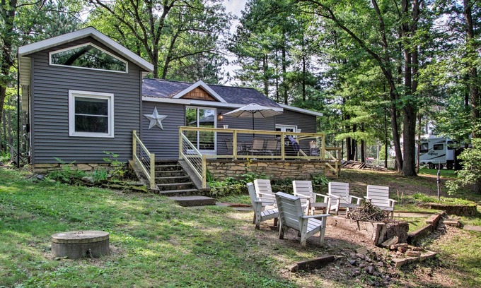 Holcombe Cabaña | ¡NUEVO! Holcombe Lakefront Cottage - Pesca y muelle!