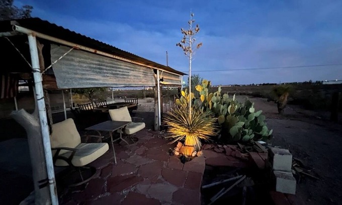 Columbus Casa | Hole in the Wall Getaway - USA/MEXICO Border Bed & Breakfast