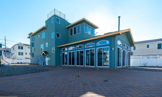 Holgate Casa | Holgate. 4 bedroom, 3.5 bath. Near beach with an indoor pool. Spectacular.