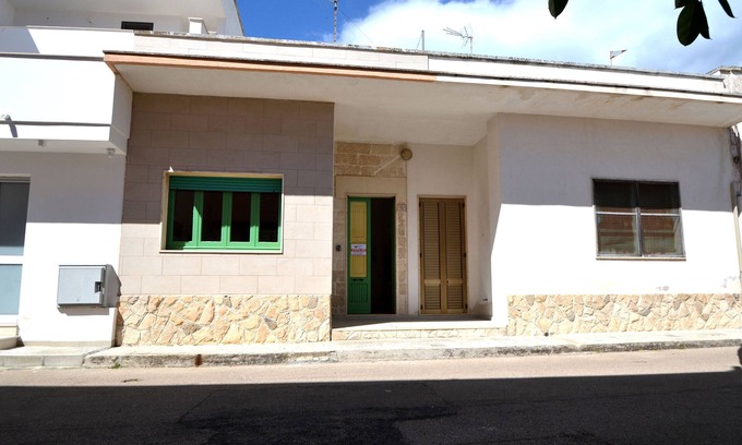 Roca Vecchia Apartamento | Apartamento vacacional 'Ll84 Casa Vacanze Per 4 Pax Luce' con aire acondicionado