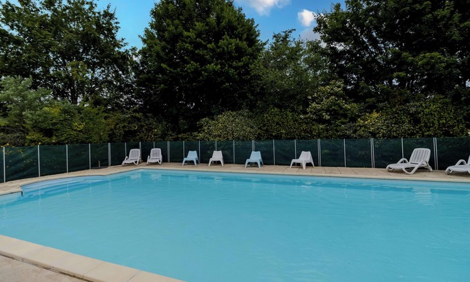 La Boissiere-d’Ans Casa | Casa de vacaciones 'La Barge' con piscina compartida, terraza privada y Wi-Fi
