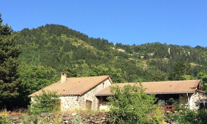 Saint-Etienne-de-Boulogne Casa | Casa de vacaciones: Casa independiente, situada en el sur de Ardèche.