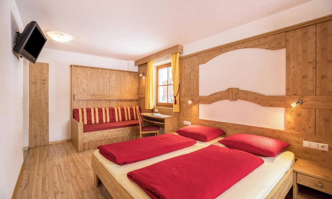 Valle Aurina Apartamento | Apartamento vacacional "Hollenze - Gruberhof" con Wi-Fi, balcón y vistas a la montaña