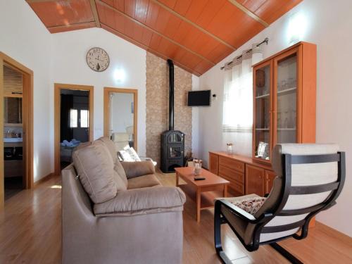 Almogia Casa | Holiday Home in Villanueva with Pool