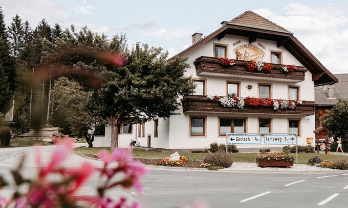 Sankt Andrae im Lungau Apartamento | Apartamento vacacional 'Seifterhof - Nr 2' con vistas a la montaña, terraza comunitaria y Wi-Fi