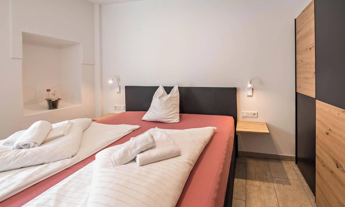 Sankt Martin Apartamento | Apartamento vacacional "Sarah" con vistas a la montaña, sauna, Wi-Fi y terraza