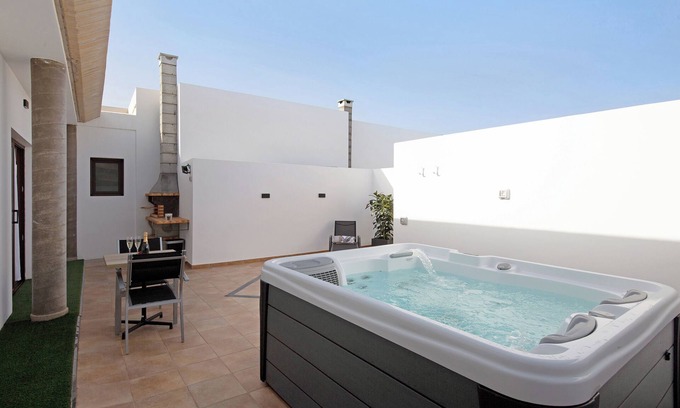 Puerto del Rosario Apartamento | Apartamento vacacional "Crepusculo" con vistas a la montaña, terraza y Wi-Fi
