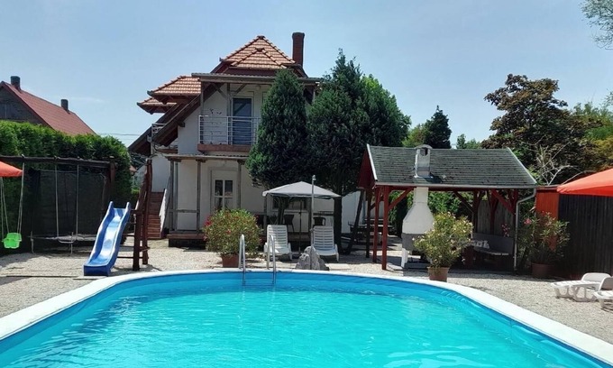 Balatonmariafurdo Apartamento | Apartamento de vacaciones Balatonmáriafürdõ para 1 - 5 personas con 2 dormitorios - Apartamento