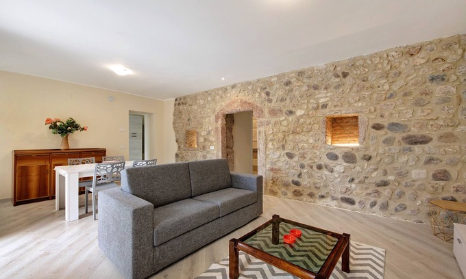 Albisano Apartamento | Apartamento vacacional "Casa Vera Aurora" con jardín privado y Wi-Fi