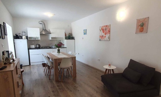 Novaki Pazinski Apartamento | Apartamento vacacional para un máximo de 8 personas en el verde centro de Istria