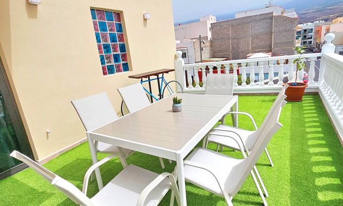 Playa San Juan Apartamento | Holiday Apartment 'Ático' with Mountain View, Private Terrace and Wi-Fi