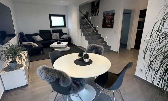 Drolshagen Apartamento | Apartamento vacacional "Alte Scheune Drolshagen" con terraza privada, jardín compartido y Wi-Fi