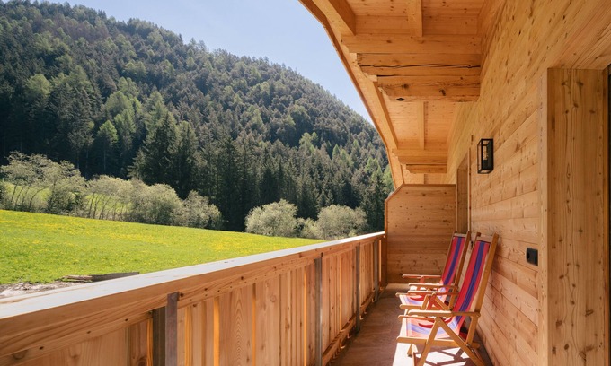 Luson Apartamento | Apartamento vacacional "Balbeinhof Apt Reh" con vistas a la montaña, balcón y Wi-Fi