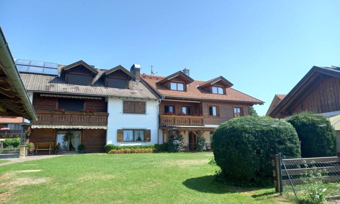 Degerndorf Apartamento | Apartamento vacacional Bräu