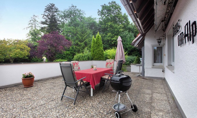 Grafenhausen Apartamento | Apartamento vacacional 'Irene' con vistas a la montaña, terraza privada y Wi-Fi