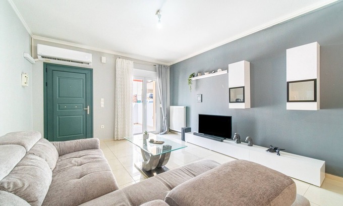 Alepou Apartamento | Holiday Apartment "Grey House" with Balcony, A/C & Wi-Fi