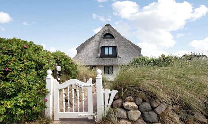 Rantum Apartamento | Apartamento vacacional 'Haus Lazy Dolphin Nº 10' con vistas al mar y Wi-Fi
