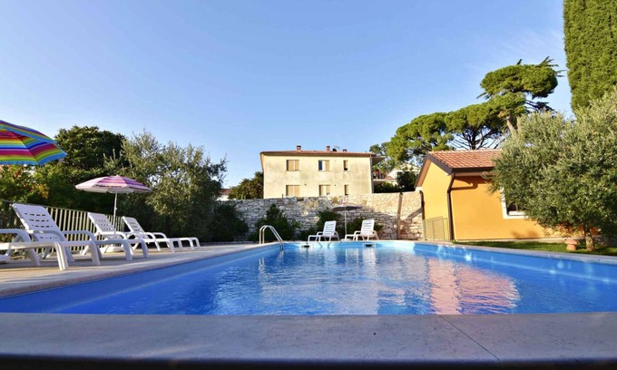 Savudrija Apartamento | Holiday apartment with pool use in a quiet location