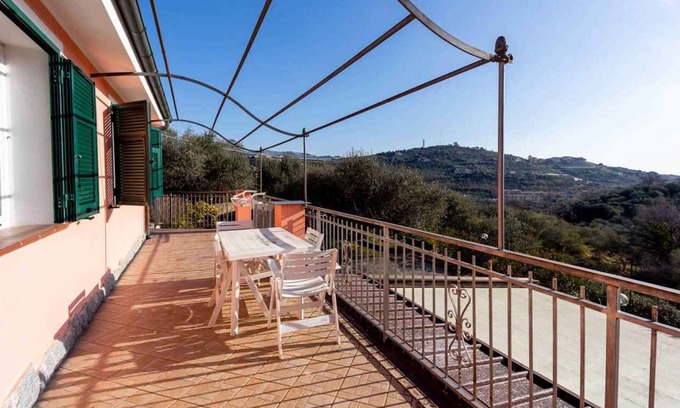 Torrazza Apartamento | Holiday apartment in a farmhouse with swimming pool