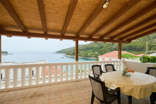 Saplunara Apartamento | Holiday apartment in Saplunara with sea view, terrace, air conditioning, WiFi 5197-5