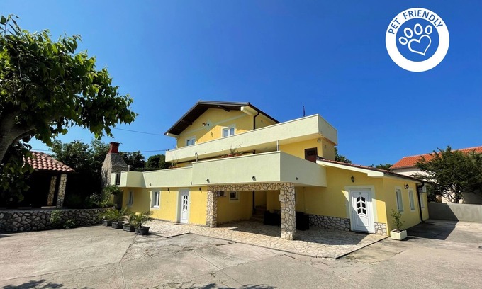 Polje Apartamento | Apartamento vacacional con terraza, internet y aire acondicionado