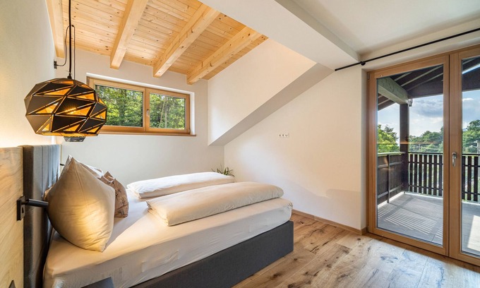 Tesimo Apartamento | Apartamento vacacional "Wiesgut Golden" con vistas a la montaña, terraza privada y Wi-Fi