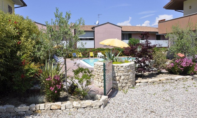 Lazise Old Town Apartamento | Apartamento vacacional con balcón y piscina